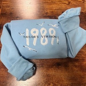 1989 Embroidered Sweatshirt